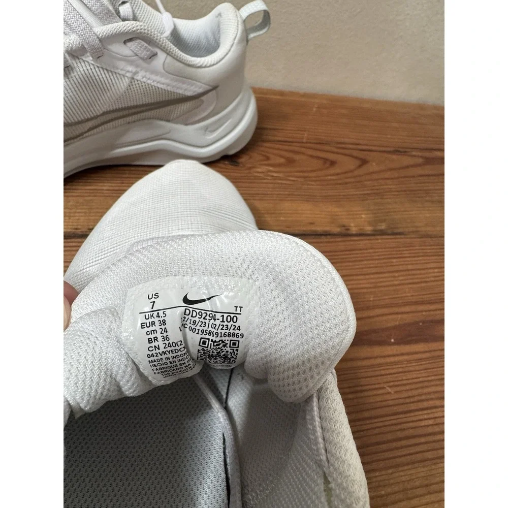 Nike Womens Downshifter 12 Running Shoes White Metallic Silver Size 7